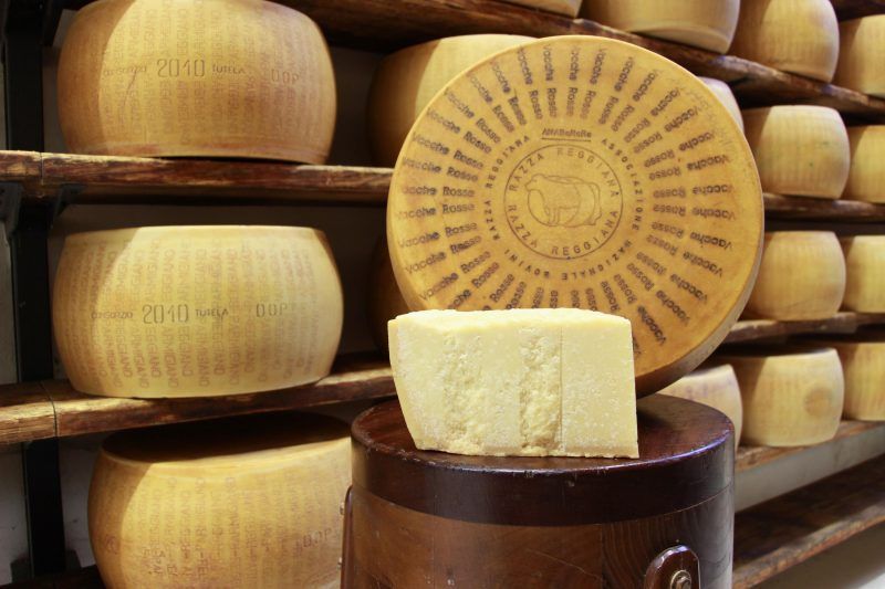 Пармезан из молока красных древнеримских коров cheese5 фото