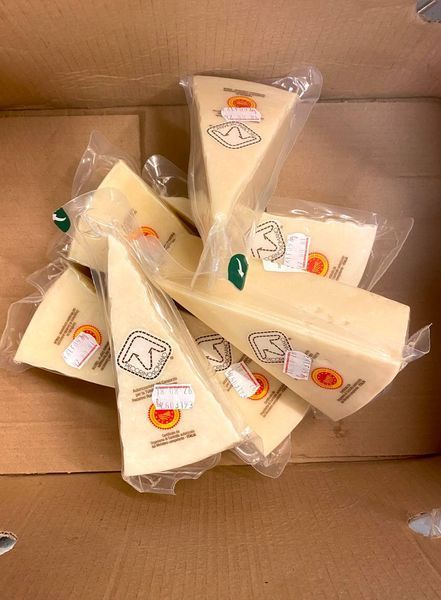 Пекорино Романо cheese20 фото